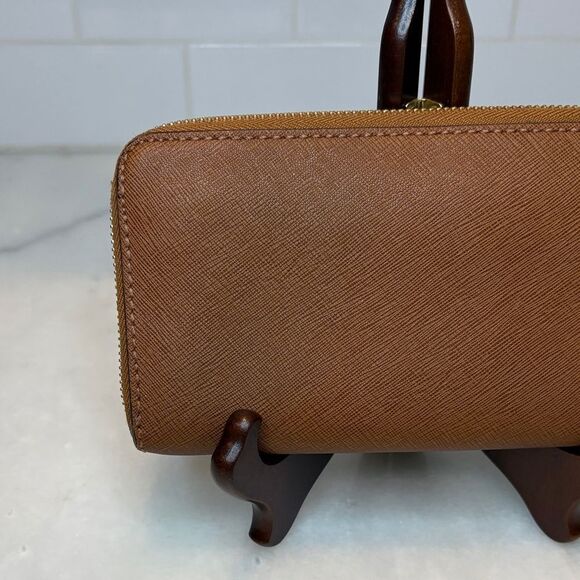 Michael Kors Saffiano Leather Full Zip Jet Set Continental Wallet - Picture 5 of 14